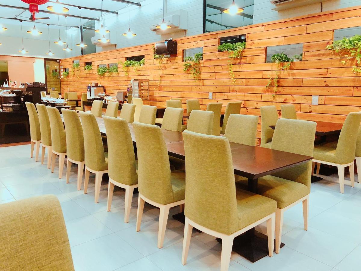 Wemeet Hotel Pingtung Extérieur photo