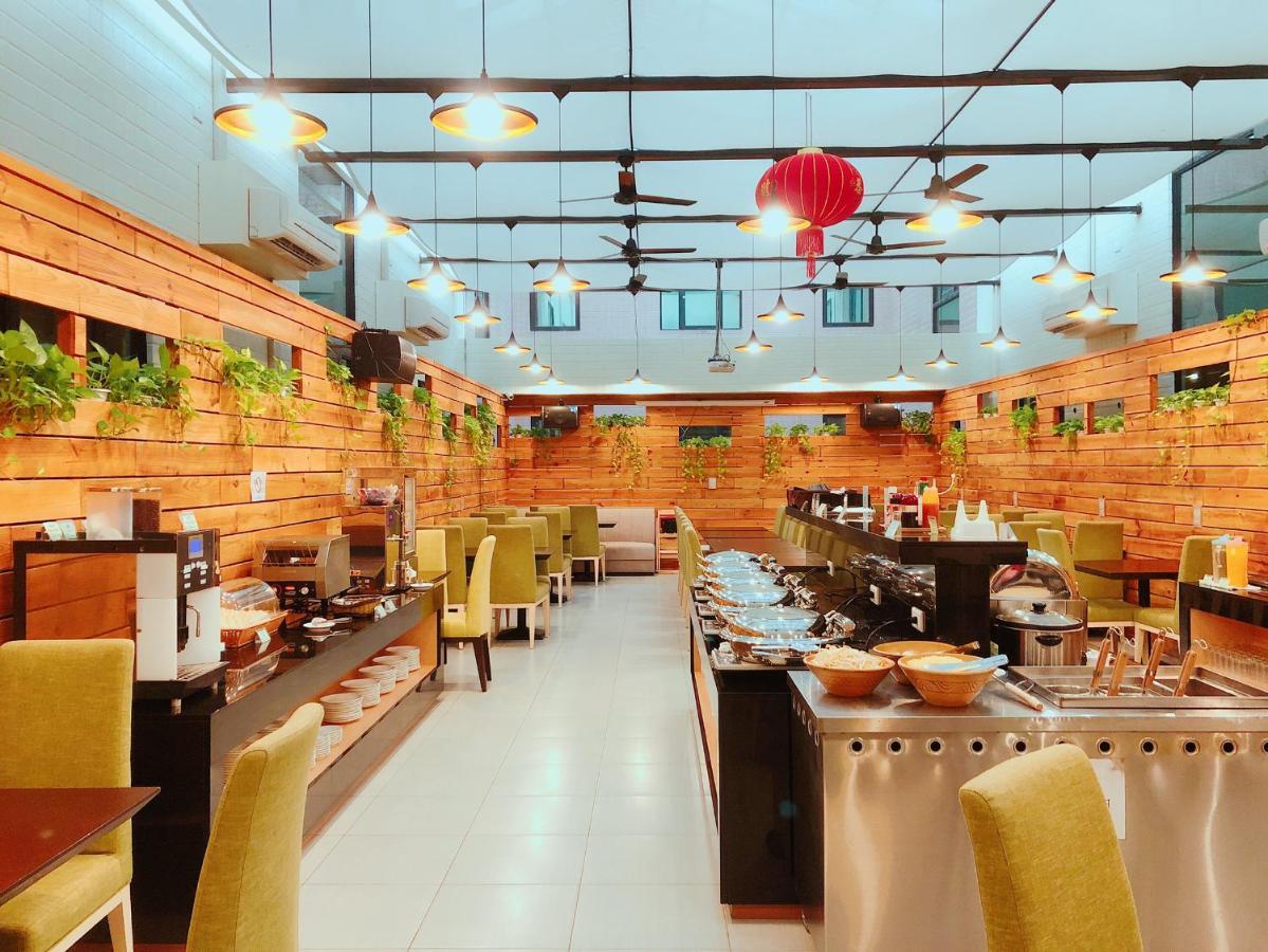 Wemeet Hotel Pingtung Extérieur photo
