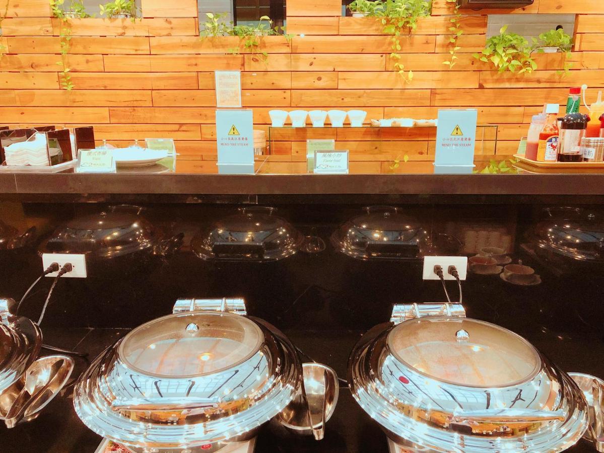 Wemeet Hotel Pingtung Extérieur photo