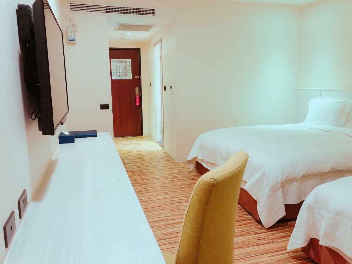 Wemeet Hotel Pingtung Extérieur photo