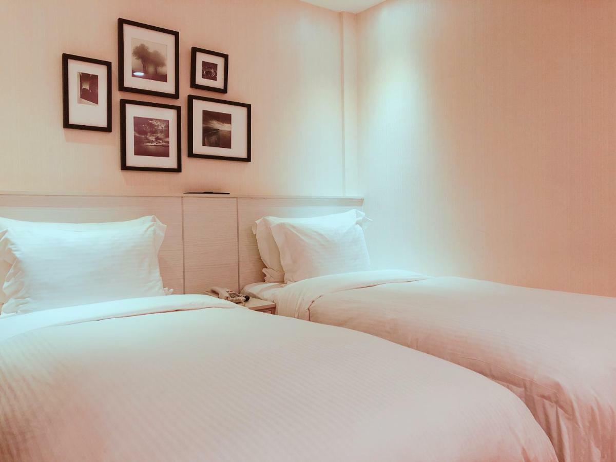 Wemeet Hotel Pingtung Extérieur photo